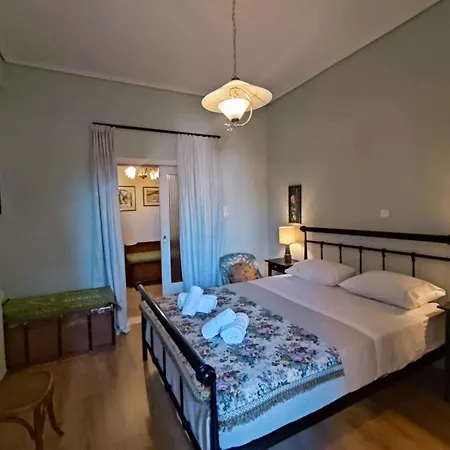 Los Laureles A Relaxing Vintage Home In The Heart Of Sparta * Sparta